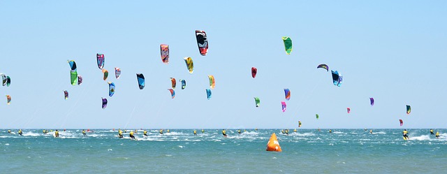 Vind i sejlene: Oplev kitesurfing-magi med ucpa